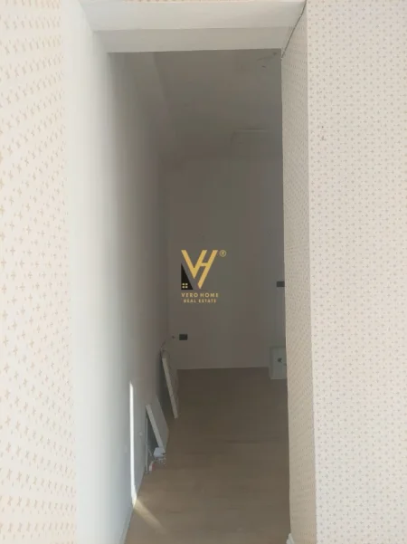 Tirane, jepet me qera dyqan Kati 0, 17 m² 420 € (RRUGA BARDHYL)