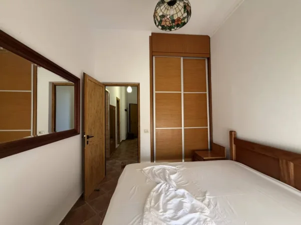 Tirane, jepet me qera apartament 1+1+Ballkon Kati 6, 60 m² 600 € (Blloku i Ambasadave, Tirane)