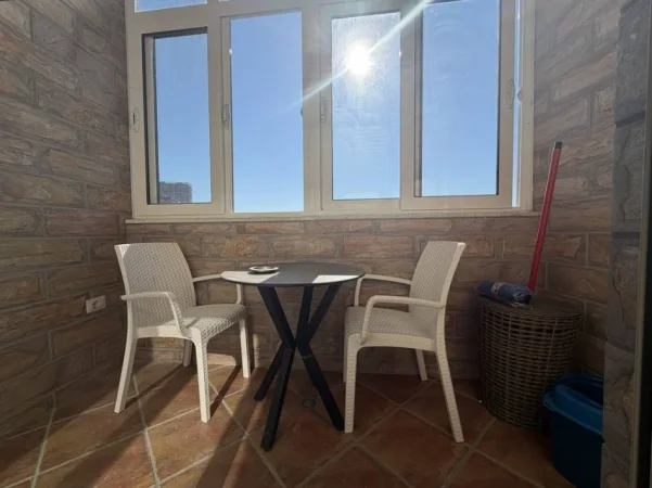 Tirane, jepet me qera apartament 1+1+Ballkon Kati 6, 60 m² 600 € (Blloku i Ambasadave, Tirane)