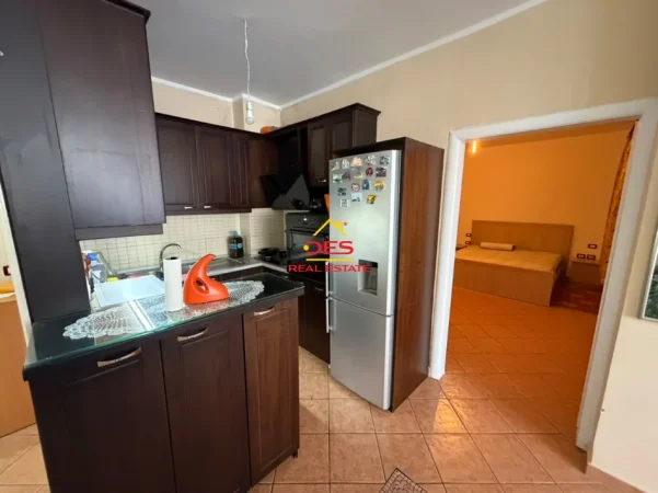 Vlore, shitet apartament 2+1+Ballkon Kati 3, 79 m² 142.000 € (Bulevardi Vlorë Skelë)