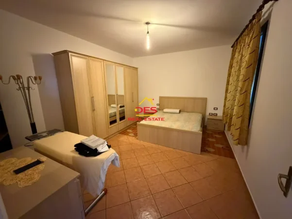 Vlore, shitet apartament 2+1+Ballkon Kati 3, 79 m² 142.000 € (Bulevardi Vlorë Skelë)