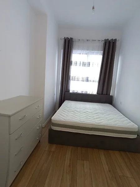 Tirane, jap me qera apartament 1+1 Kati 6, 400 € 