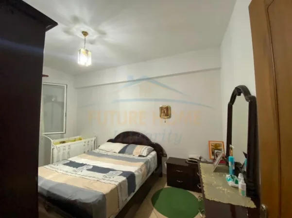 Tirane, shitet apartament 3+1+Ballkon , 240 m² 260.000 € 