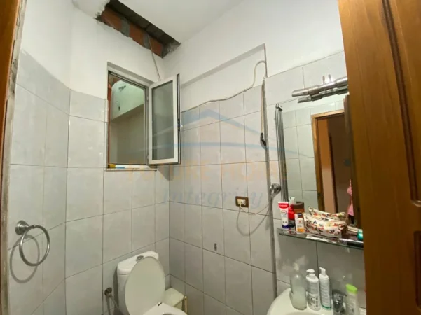 Tirane, shitet apartament 3+1+Ballkon , 240 m² 260.000 € 