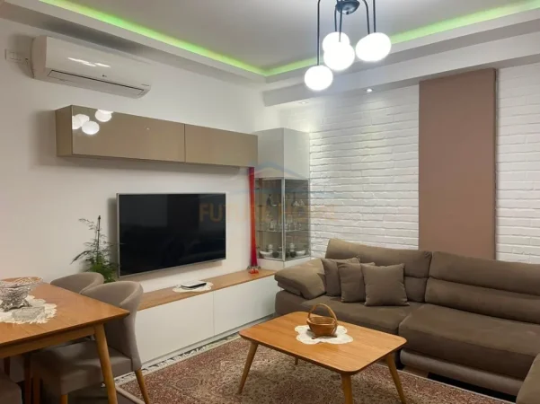 Tirane, jepet me qera apartament 2+1 Kati 6, 80 m² 600 € (Yzberisht)