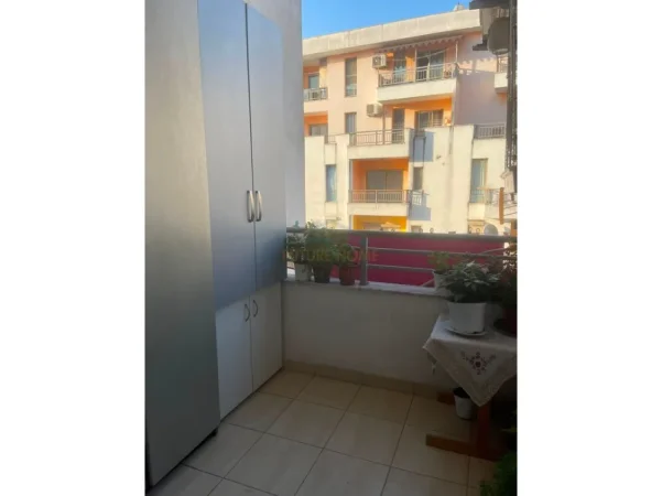 Tirane, jepet me qera apartament 2+1 Kati 6, 80 m² 600 € (Yzberisht)