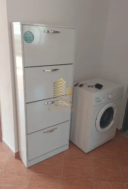 Tirane, jepet me qera apartament 3+1 Kati 1, 90 m² 400 € (Allias)