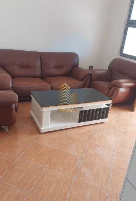 Tirane, jepet me qera apartament 3+1 Kati 1, 90 m² 400 € (Allias)