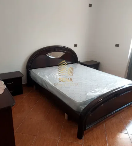 Tirane, jepet me qera apartament 3+1 Kati 1, 90 m² 400 € (Allias)