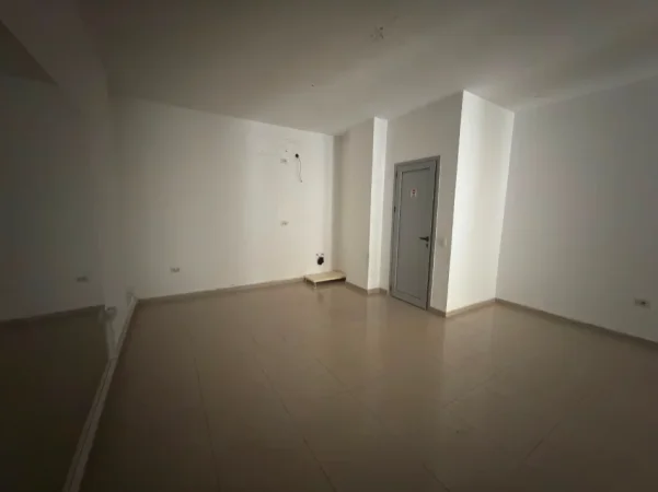 Tirane, jepet me qera , 51 m² 850 € 