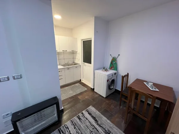 Tirane, jap me qera garsonier 1+1 Kati 0, 45 m² 400 € 
