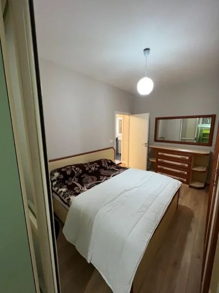 Tirane, jepet me qera apartament , 60 m² 640 € 