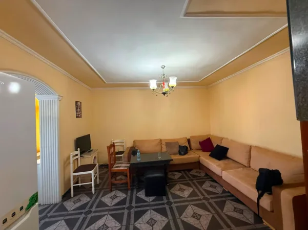 Tirane, jepet me qera apartament 1+1 Kati 4, 60 m² 400 € 