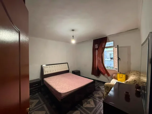 Tirane, jepet me qera apartament 1+1 Kati 4, 60 m² 400 € 