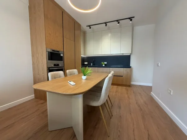 Tirane, jepet me qera apartament 2+1 Kati 9, 116 m²  (Golden Tower Residence)