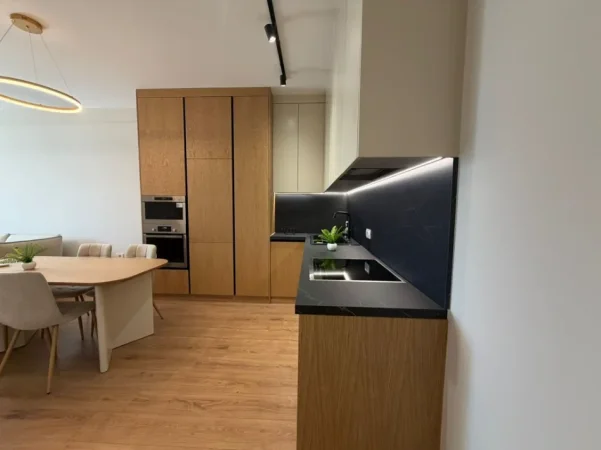 Tirane, jepet me qera apartament 2+1 Kati 9, 116 m²  (Golden Tower Residence)