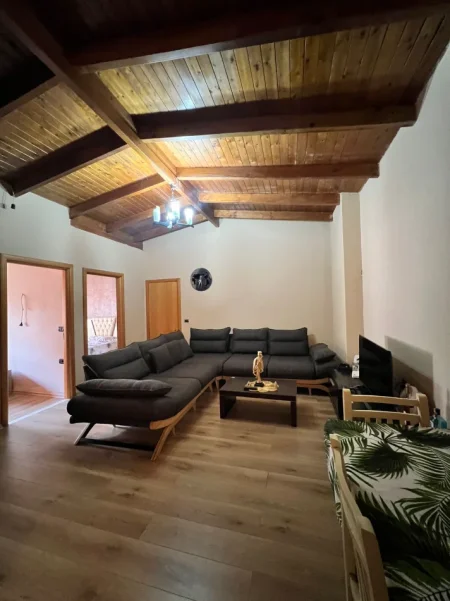 Tirane, shitet apartament , 140 m² 200.000 € 