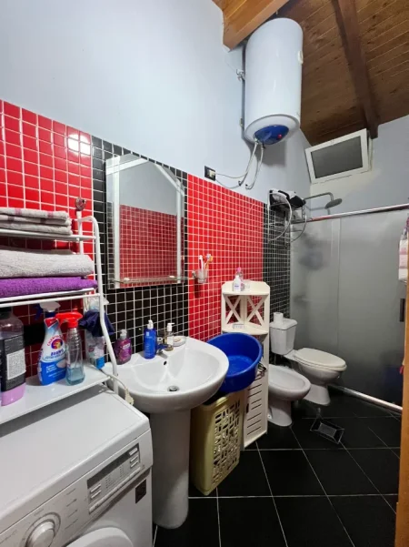 Tirane, shitet apartament , 140 m² 200.000 € 