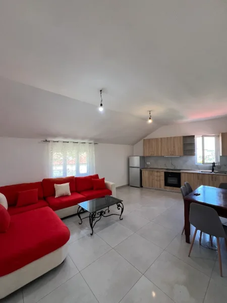 Tirane, jepet me qera apartament 2+1+Aneks+Ballkon Kati 3, 100 m² 400 € (yzberisht , misto mame , Pallatet Cabej)