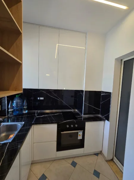 Tirane, jepet me qera apartament , 48 m² 430 € 