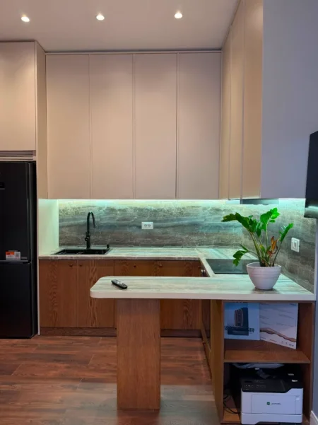 Tirane, jepet me qera apartament 1+1 , (Qender, 9Kateshet)