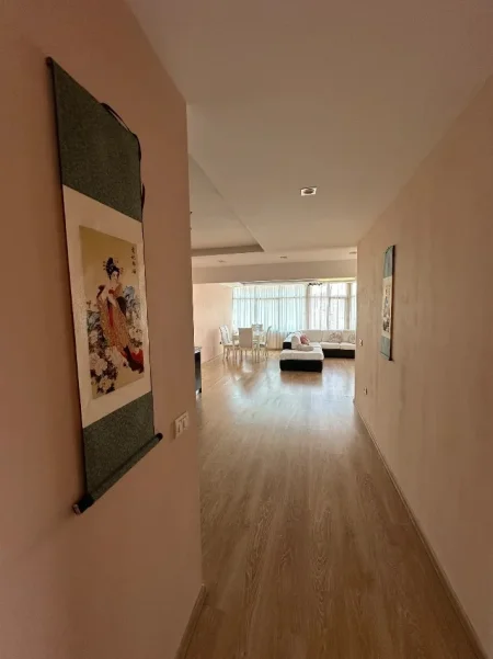 Tirane, jap me qera apartament 2+1 Kati 2, 140 m² 650 € 