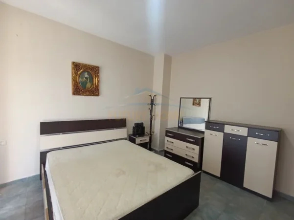 Tirane, jepet me qera apartament 1+1 Kati 1, 60 m² 400 € 