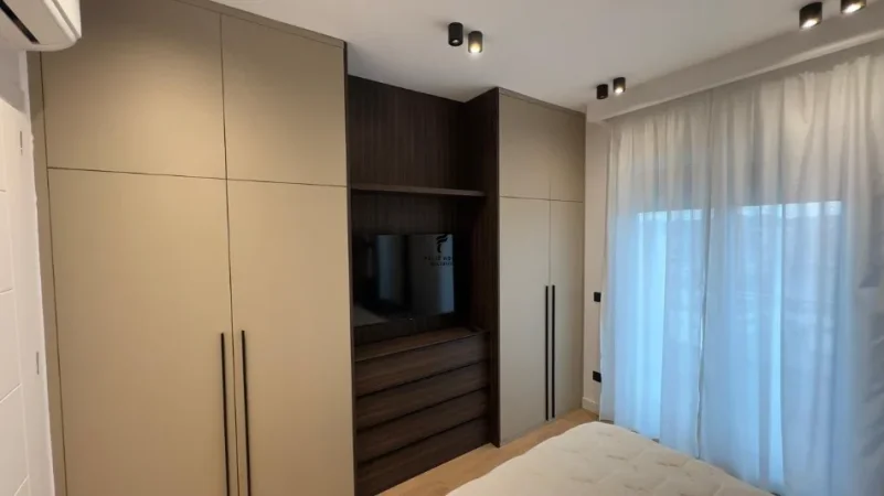 Tirane, jepet me qera apartament 1+1 Kati 8, 70 m² 800 € (PORCELAN)
