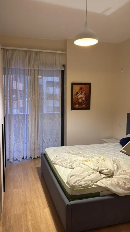 Tirane, jap me qera apartament 2+1 , 104 m² 55 €