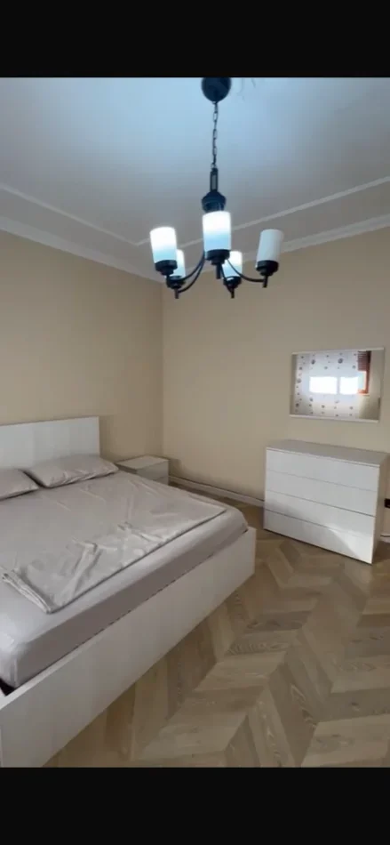 Tirane, jepet me qera apartament , 140 m² 1.390 € (Ish Ekspozita)