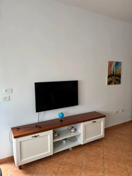 Tirane, jap me qera apartament 1+1 Kati 3, 70 m² 550 € 
