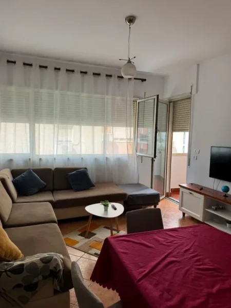 Tirane, jap me qera apartament 1+1 Kati 3, 70 m² 550 € 