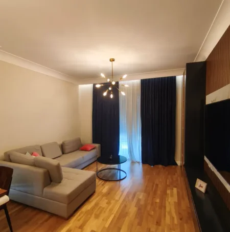 Tirane, jepet me qera apartament 1+1 , 85 m² 1.100 € 