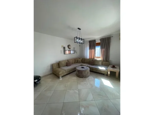 Tirane, shitet apartament 1+1+Aneks+Ballkon Kati 6, 60 m² 95.000 € (Laprake)