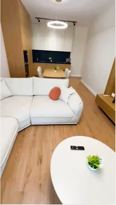 Tirane, jepet me qera apartament 2+1+Aneks+Ballkon Kati 4, 120 m² 1.150 € (Golden Tower Residence)