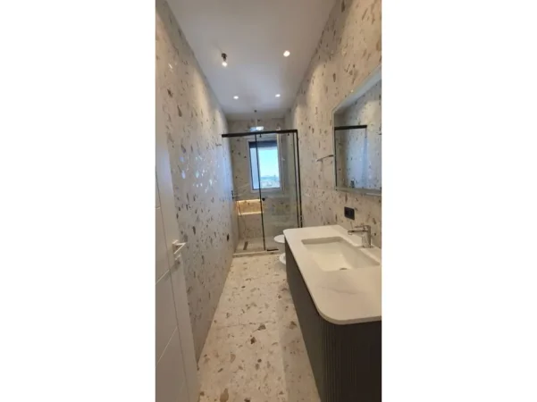 Tirane, jap me qera apartament 1+1 Kati 8, 61 m² 800 € 