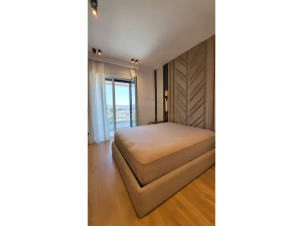 Tirane, jap me qera apartament 1+1 Kati 8, 61 m² 800 € 