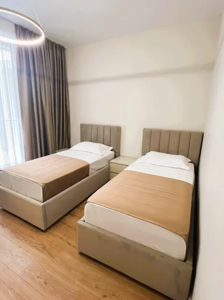 Tirane, jepet me qera apartament 2+1+Aneks+Ballkon Kati 4, 120 m² 1.150 € (Golden Tower Residence)