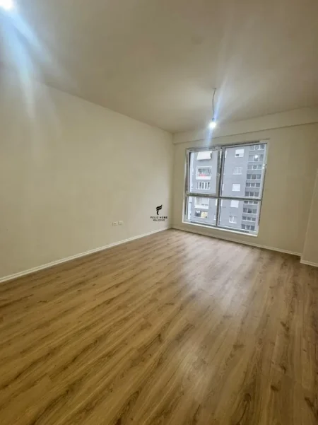 Tirane, shitet apartament 3+1 Kati 5, 125 m² 375.000 € (KOMUNA E PARISIT)