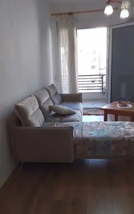 Tirane, jepet me qera apartament 1+1+Ballkon Kati 5, 66 m² 600 € (ISH PARKU)