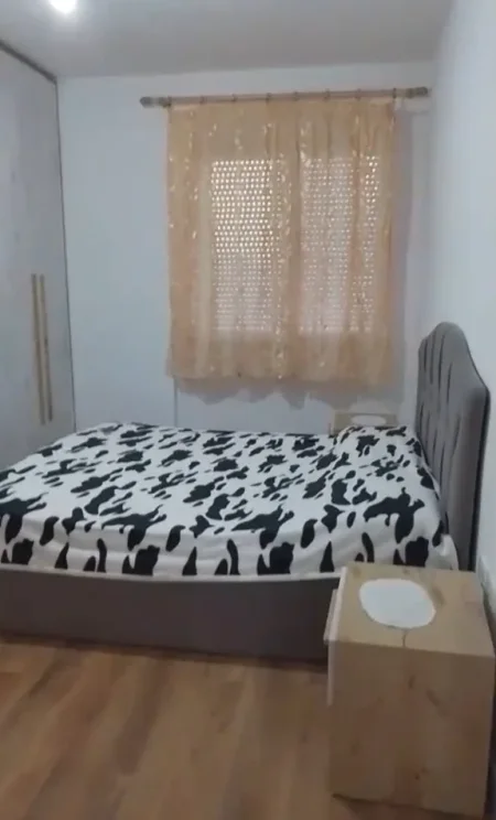 Tirane, jepet me qera apartament 1+1+Ballkon Kati 5, 66 m² 600 € (ISH PARKU)