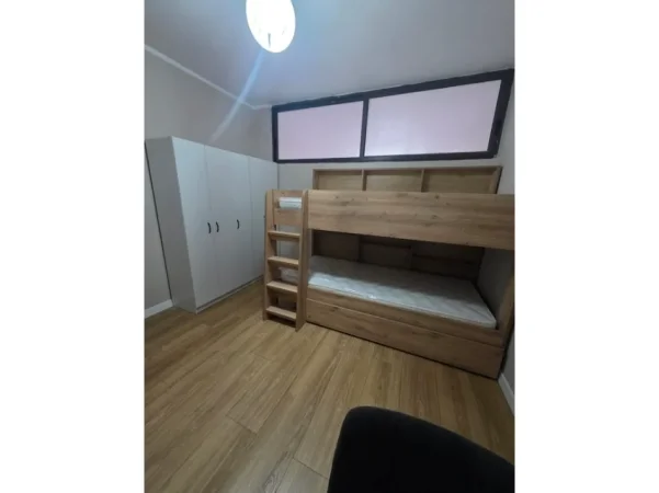 Shqiperi, jepet me qera apartament 2+1 Kati 6, 64 m² 600 € (rruga 5 maji)