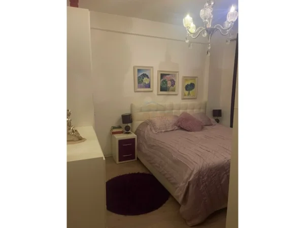Tirane, jepet me qera apartament 2+1 , 80 m² 643 € (yzberisht)