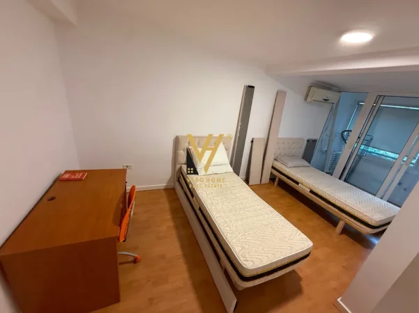 Tirane, jepet me qera apartament 2+1+Ballkon Kati 1, 85 m² 720 € (ISH BLLOK)