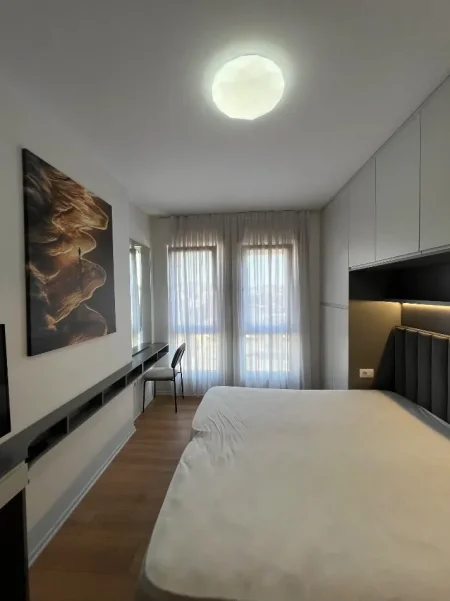 Tirane, jepet me qera apartament 2+1+Ballkon Kati 9, 93 m² 750 € (5 MAJI)