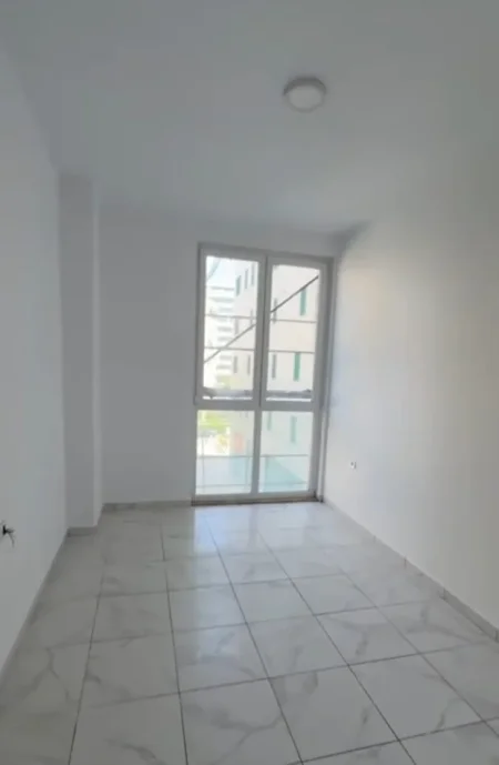 Tirane, jepet me qera ambjent biznesi Kati 2, 111 m² 1.100 € (prane Square 21)