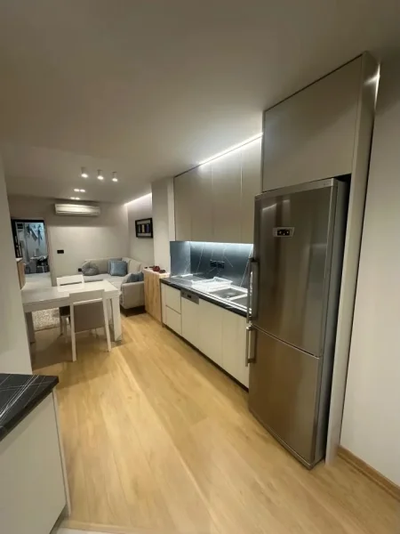Tirane, jepet me qera apartament 1+1+Ballkon Kati 5, 78 m² 800 € (RRUGA SULEJMAN DELVINA)