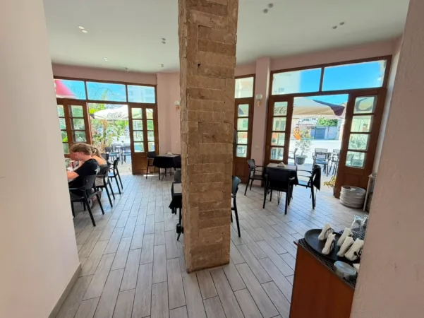 Vlore, shitet bar-resorant Kati 0, (Muradie)