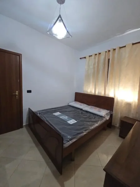 Tirane, jepet me qera apartament 2+1+Ballkon Kati 8, 80 m² 450 € (yzberisht)