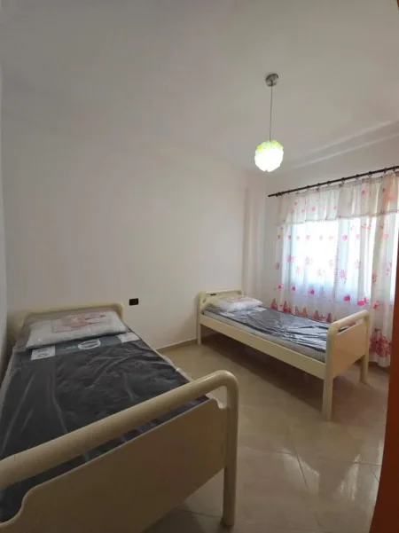 Tirane, jepet me qera apartament 2+1+Ballkon Kati 8, 80 m² 450 € (yzberisht)